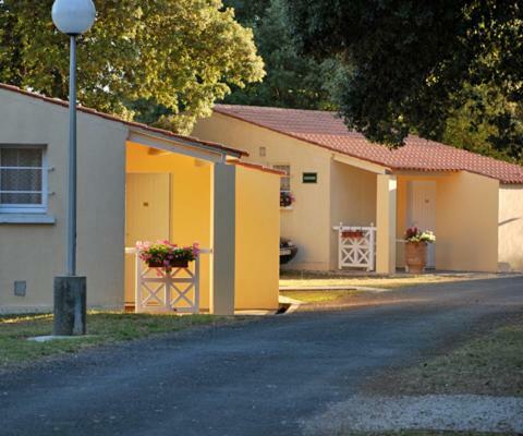 Les Chenes Verts Saint-Savinien Exterior photo